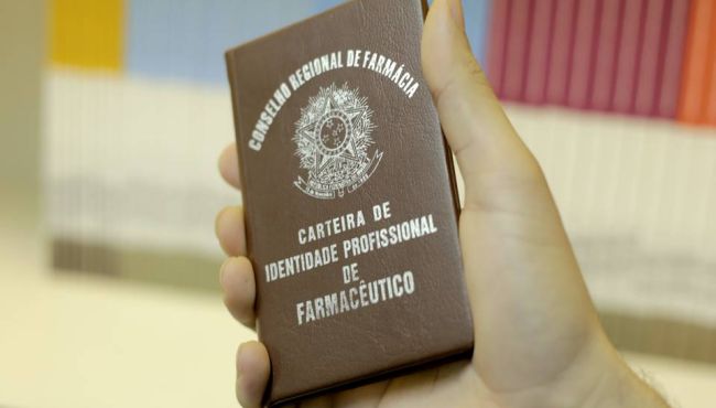 Câmara dos Deputados pode isentar farmacêuticos da anuidade ao CRF