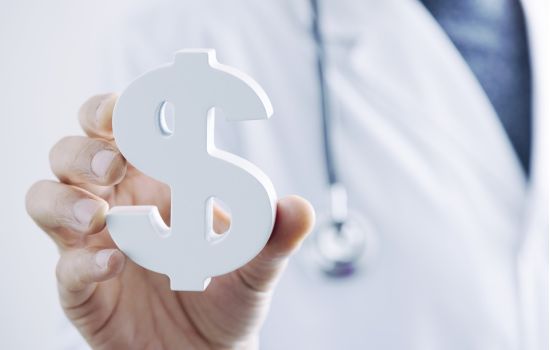 Farmacêutico gera economia na saúde pública