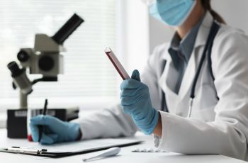 Alerta: transmissão de novo vírus entre humanos é confirmada