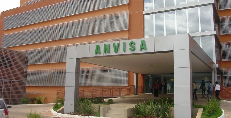 Anvisa age contra manipulados irregulares e alerta para risco de medicamentos falsificados
