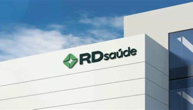 Raia Drogasil lidera ranking e setor farmacêutico avança com foco em eficiência e capilaridade