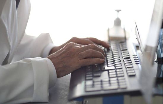 Tudo que as farmácias precisam saber sobre prescrição eletrônica