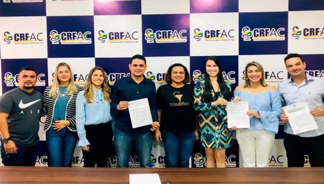 Farmácias abraçam campanha contra violência doméstica