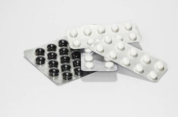 Pode faltar até bula para medicamento