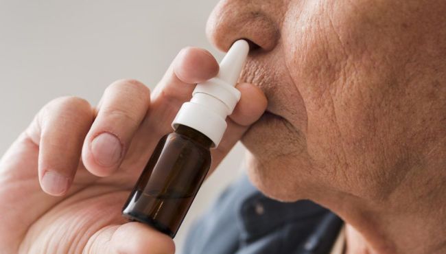 Spray nasal contra Covid-19 terá produção em massa em semanas, afirma cientistas