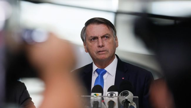 Decreto assinado por Bolsonaro prevê privatização do SUS