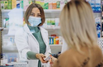 Farmacêuticos devem ser criminalizados por ‘empurroterapia’, prevê PL