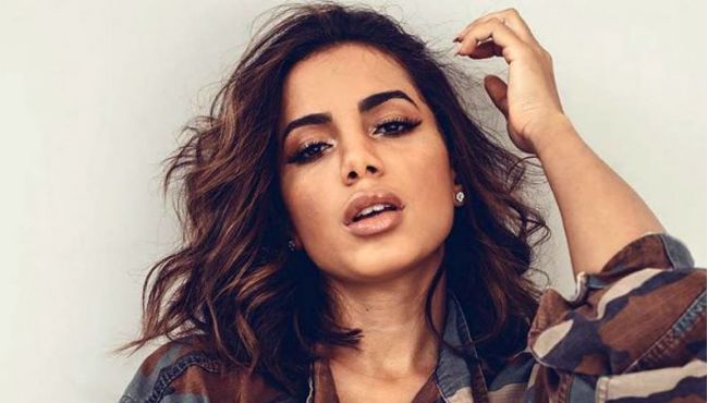 3 lições da cantora Anitta para se tornar um farmacêutico de sucesso